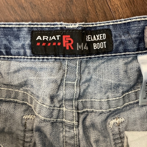 Ariat FR M4 Jeans CAT 2 2112 Low Rise Boot Blue Denim Flame Resistant 36X34 - Picture 3 of 5